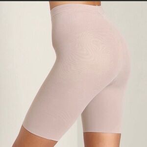 SPANX Mid Thigh Power Panty shorts Size B Shape wear Medium